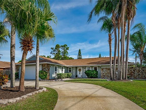 2nd image of 1063 SE Floresta Dr
