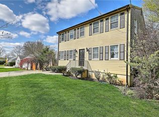 9 Joy St, Barrington, RI 02806