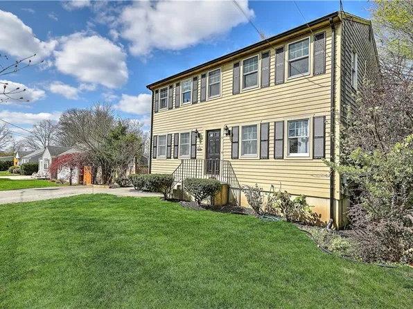 9 Joy St, Barrington, RI 02806