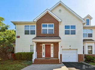 67 Forest Dr, Piscataway, NJ 08854