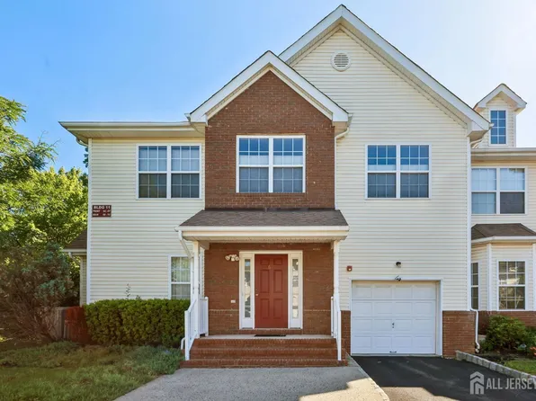 67 Forest Dr, Piscataway, NJ 08854