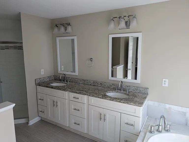 16004 Kings Mountain Rd — Photo 26