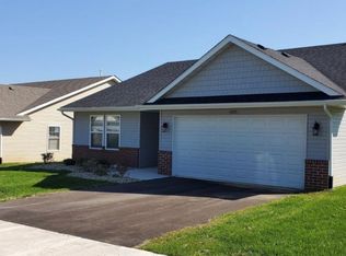 1638 Meadowlark Ln, Rockford, IL 61108