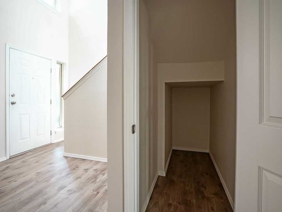 1st image of 5315 Canoncito Pl NW