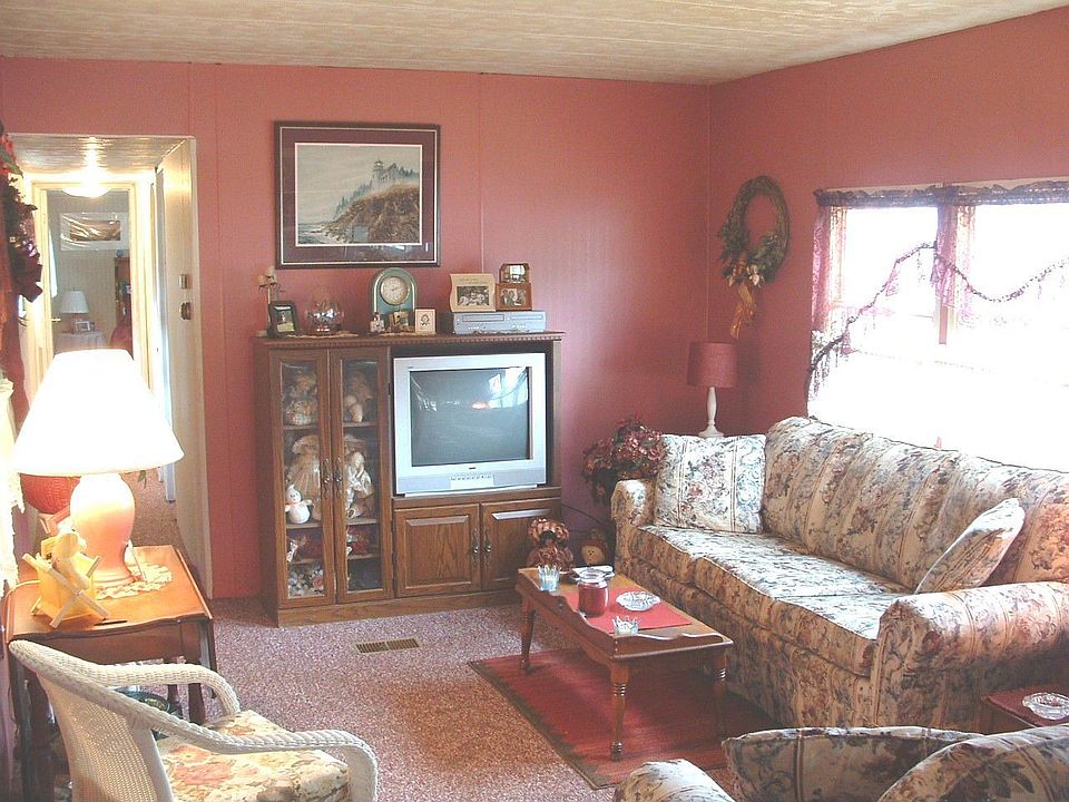 1st image of 38 Maplewood Dr