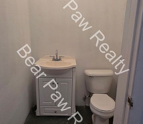 2nd image of 4901 Ridge Rd Suite A