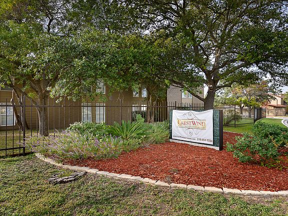 CrestWind Townhomes and Apartment Rentals - San Antonio ...