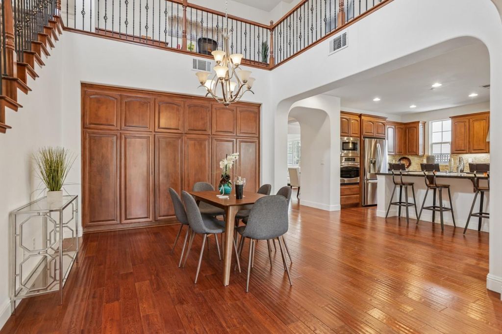 282 Drummond Drive 3
