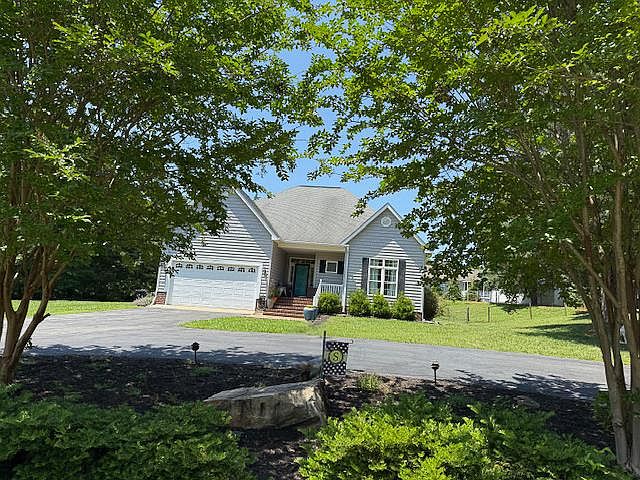 1st image of 228 Ferry Hill Trl