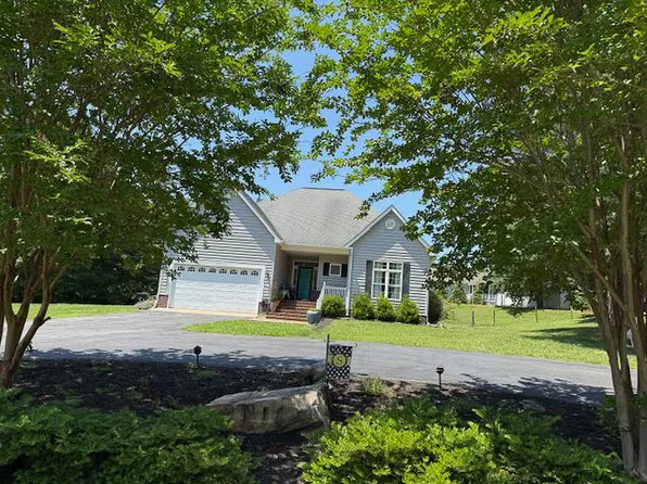 228 Ferry Hill Trl, Clarksville, VA 23927