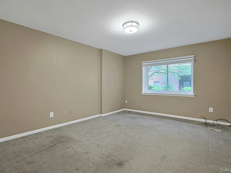 214 Kennedy Dr — Photo 18