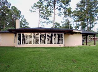 40 Lakeview Dr, Fort Gaines, GA 39851