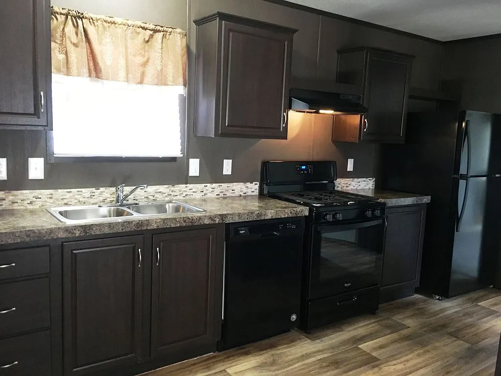2 bed, 2.0 bath, 896 sqft, $1,349 — Photo 4