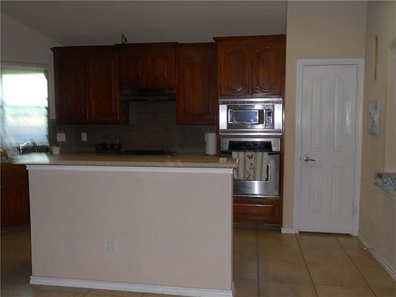 5th image of 1642 Skyview Dr