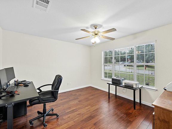 5th image of 1700 Rockwood Ln