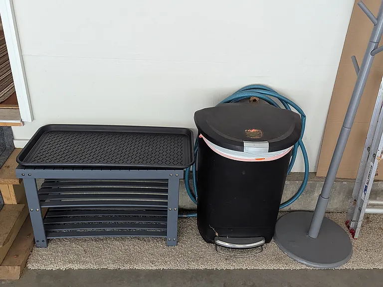 Garage boot shoe tray