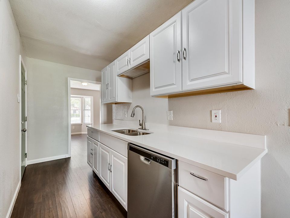 1st image of 1343 Caladium Dr