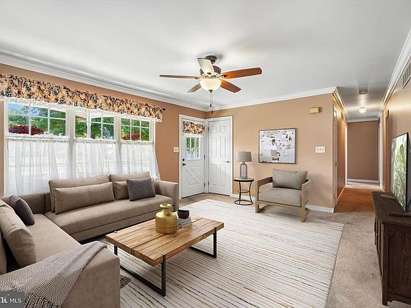 4th image of 52 Castlewood Dr