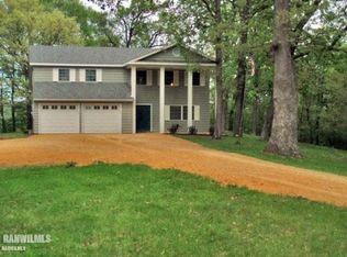 310 W Sycamore St, Elizabeth, IL 61028