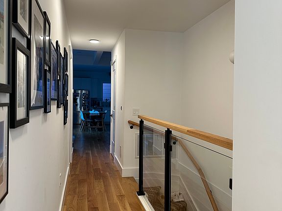 5th image of 1364 Sacramento St
