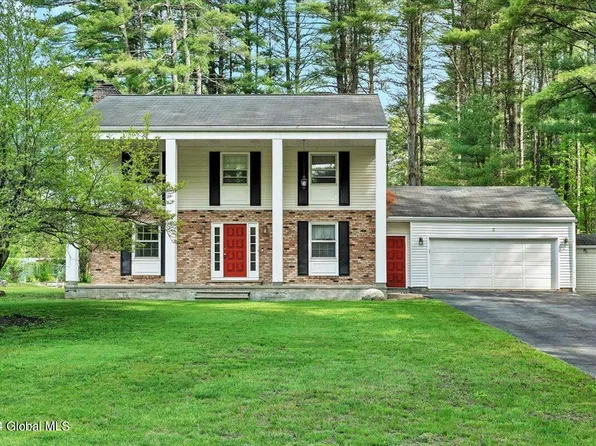3 Nottingham Drive, Queensbury, NY 12804