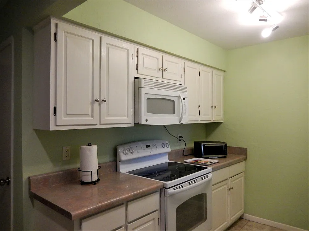 Kitchen - 9106 Emberglow Ln