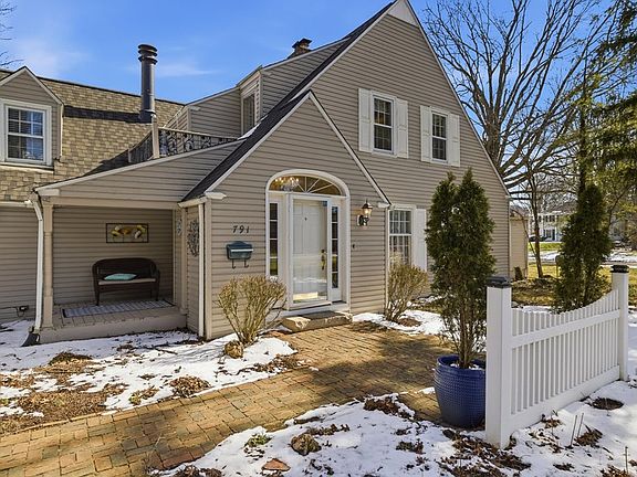 2nd image of 791 Woodland Rd