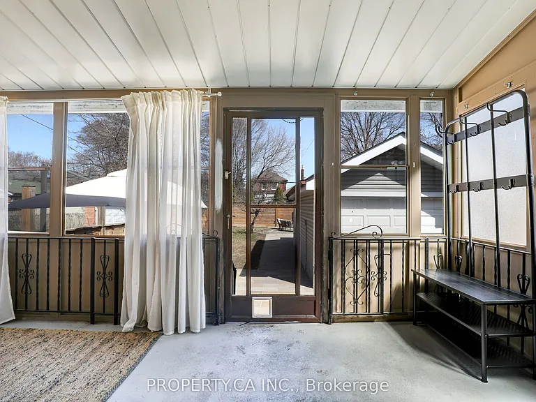 135 Cadorna Ave — Photo 34