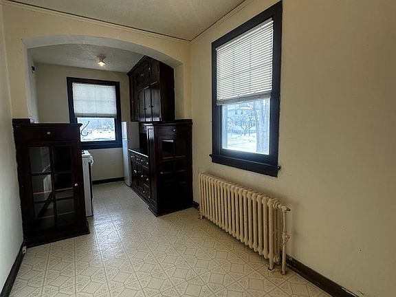 2nd image of 1117 13th Ave N APT 102