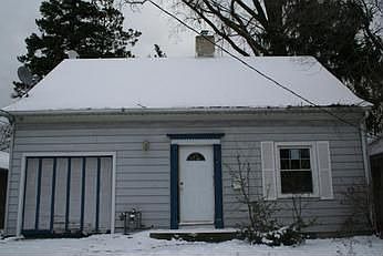1st image of 852 Fuller Ave NE