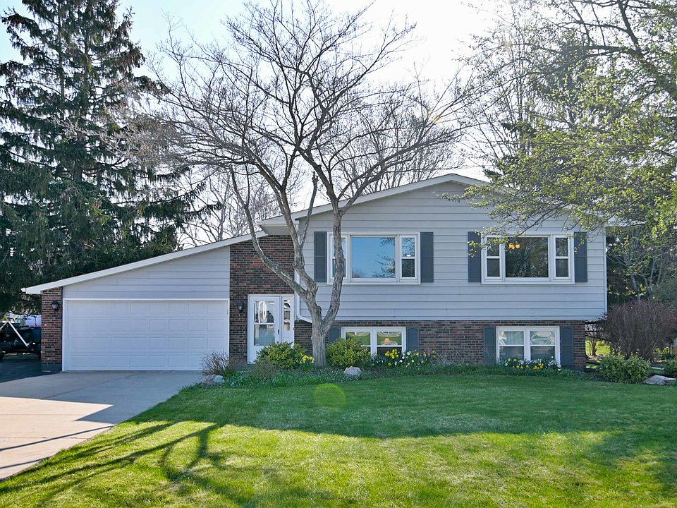1st image of 233 Garnett Ave