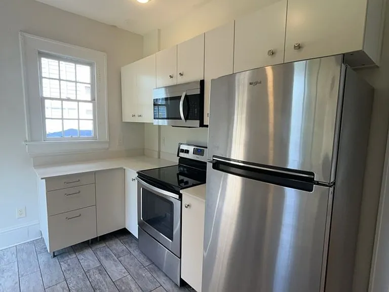Myra St 2210 — Photo 4