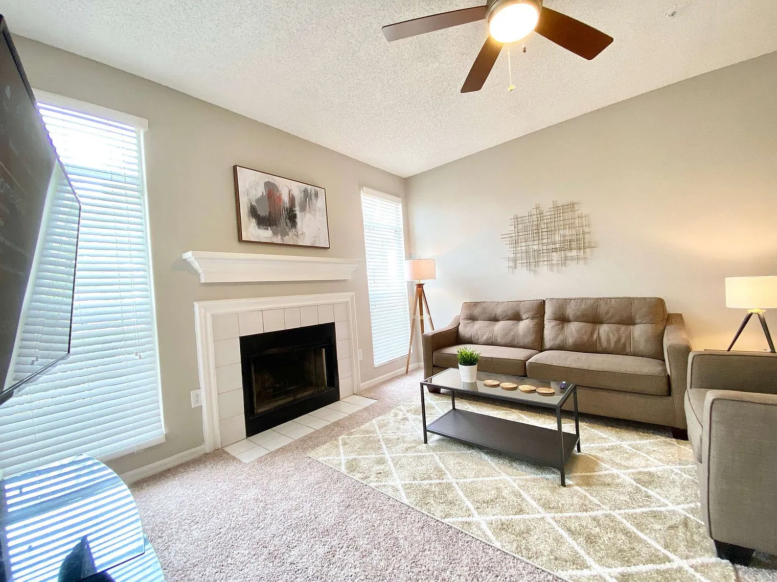 2 bed, 2.0 bath, $5,761 — Photo 1