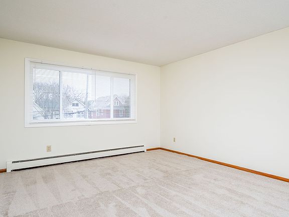 3rd image of 2730 Dupont Ave S APT 306