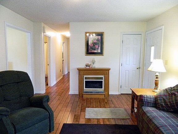 4th image of 26212 Beech Cir