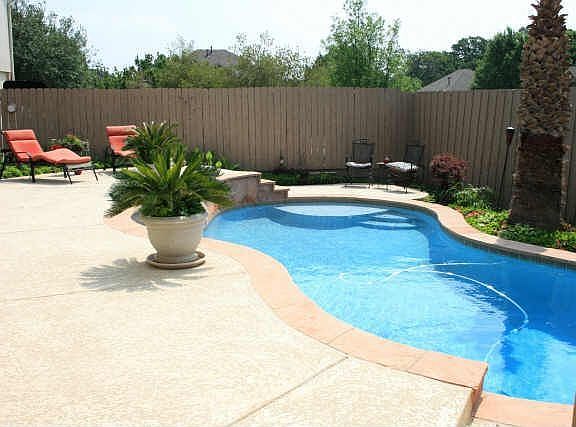 4th image of 629 Post Oak Dr