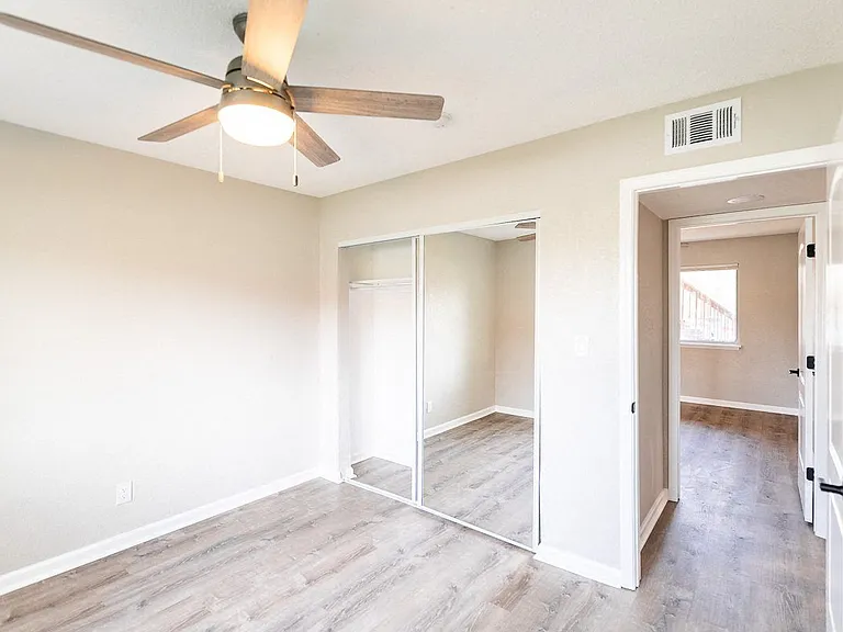 Stoneside Apartments — Photo 14