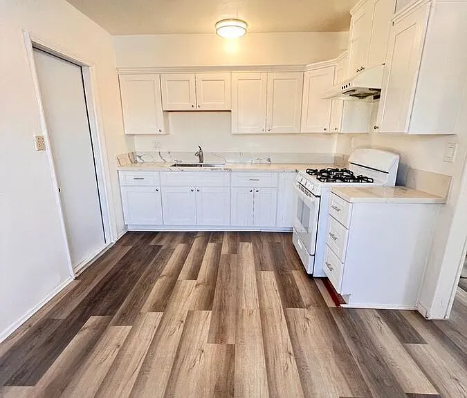 510 S Johnson Ave — Photo 2