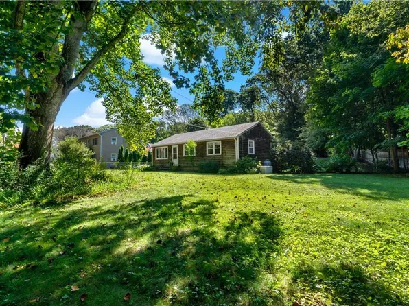 430 Pond St, South Kingstown, RI 02879