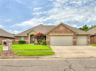 2220 Oak Dr, Moore, OK 73170
