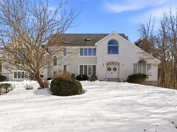 6 Hearthstone Pl, Andover, MA 01810