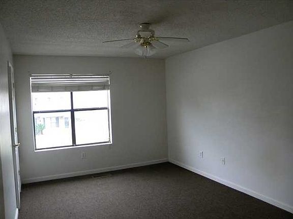 3rd image of 6280 Lucille Dr APT A