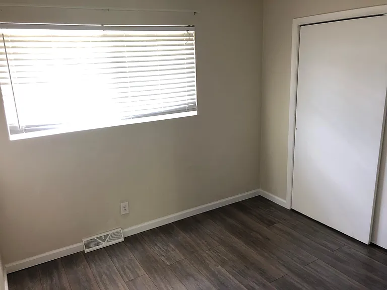 10661 N Park Ave — Photo 19