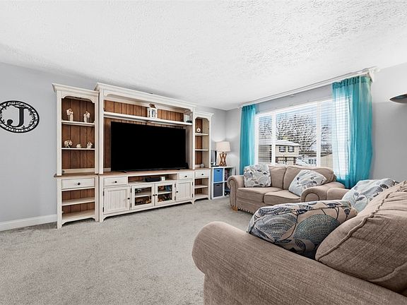 2nd image of 62 Greenleaf Dr