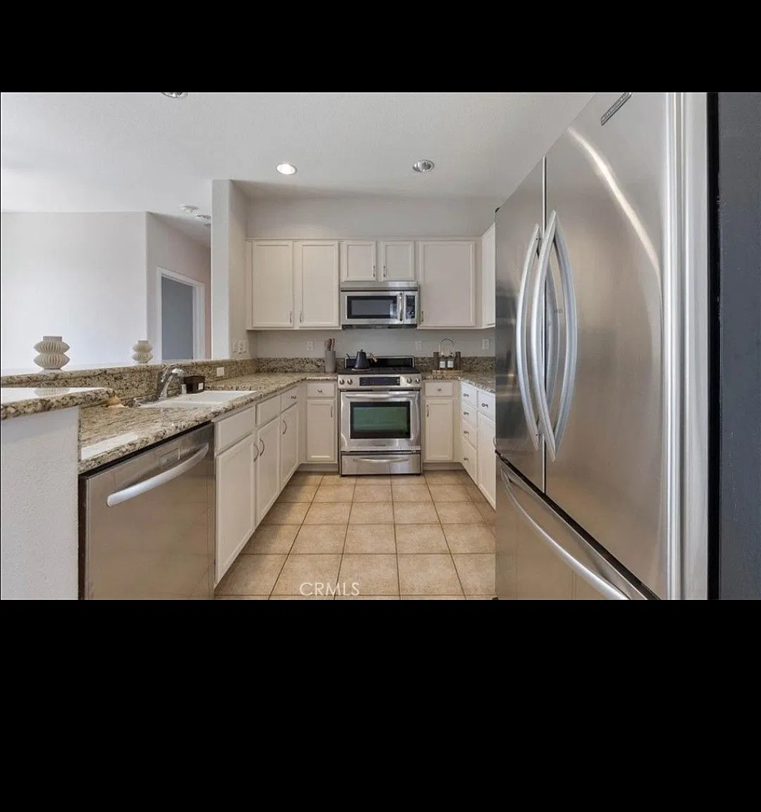 2 bed, 1061 sqft, $3,750 — Photo 3