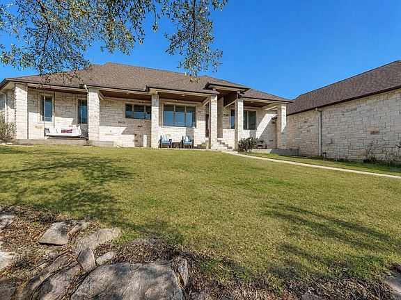 3rd image of 330 Juniper Trail