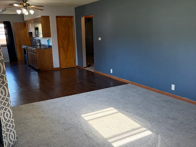 1632 Easton Ave — Photo 8