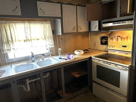 5th image of 620 Jenny Wren Rd #620
