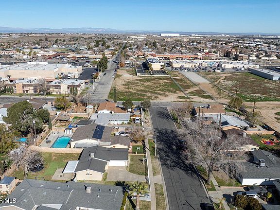 5th image of 38249 Gunton Dr