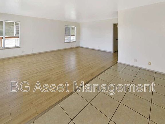 4th image of 8049 Greenridge Dr APT 26